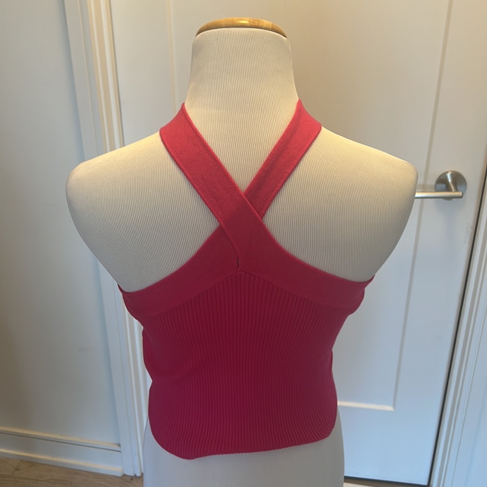 ✅ $5 ADD-ON ✅ Pink Crop Halter Knit Top Size S ✅ $5 ADD-ON ✅ ✅ $5 ADD-ON ✅ - Picture 3 of 5